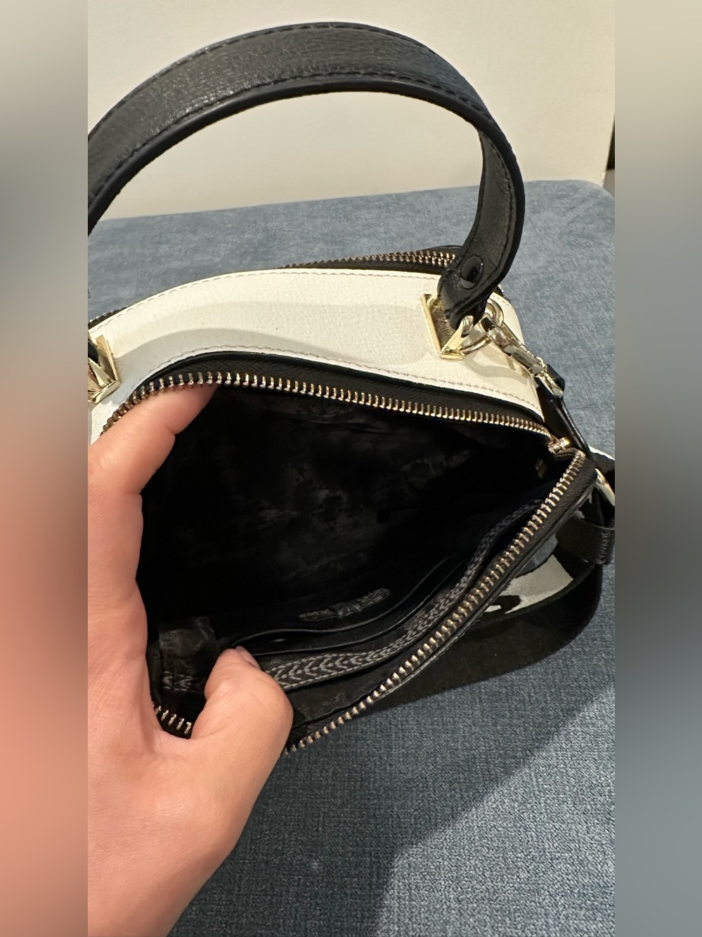 Karl Lagerfeld Paris White Leather Simone Crossbody Top Handle Camera Bag - Picture 7 of 8